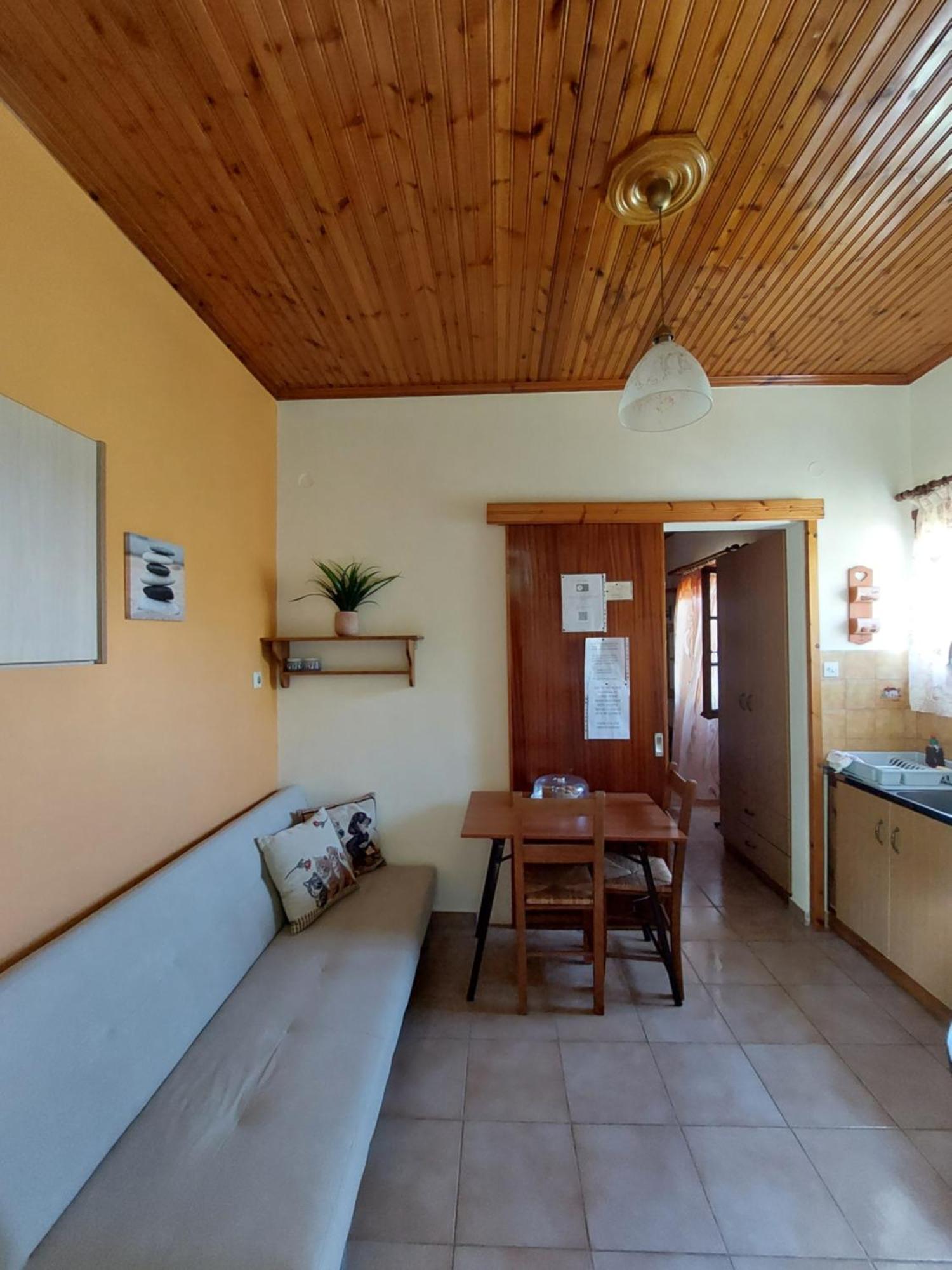 Violetta Studios & Apartments Milina Exterior photo